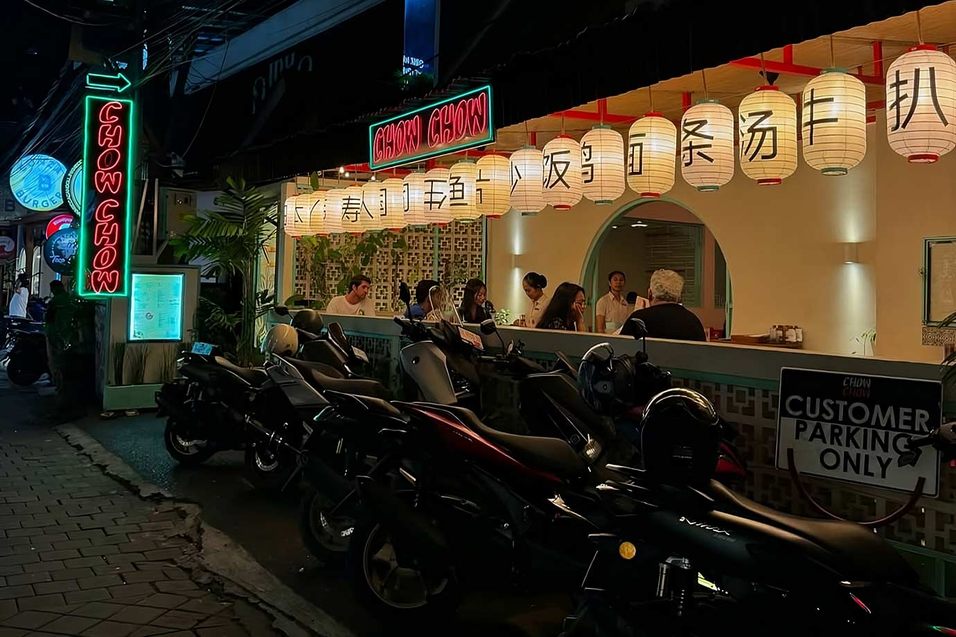 Parking at night near Chow Chow restaurant