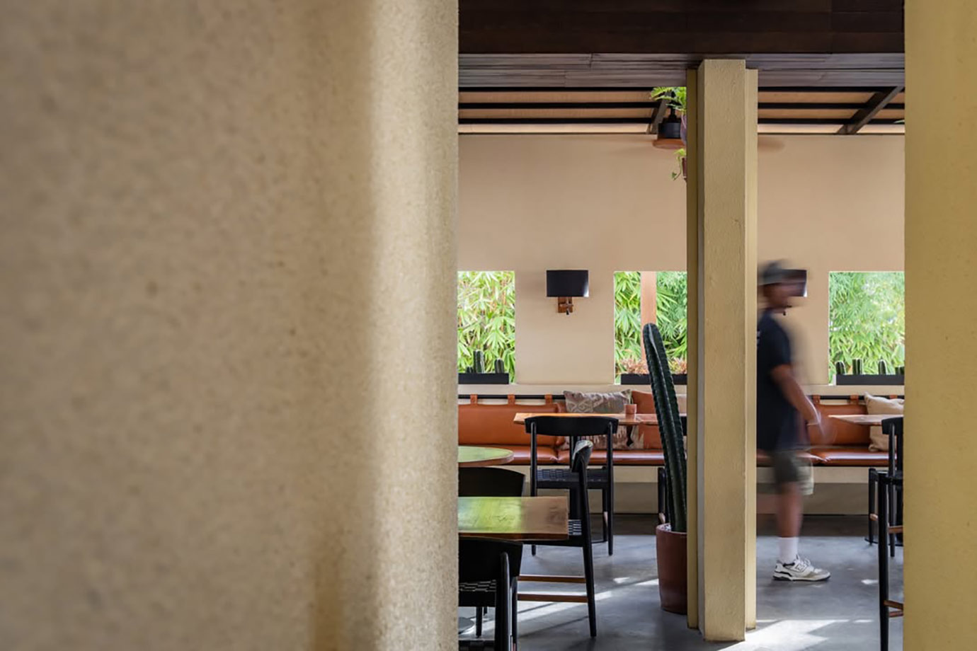 Visitor and interior in Jalapeno Canggu