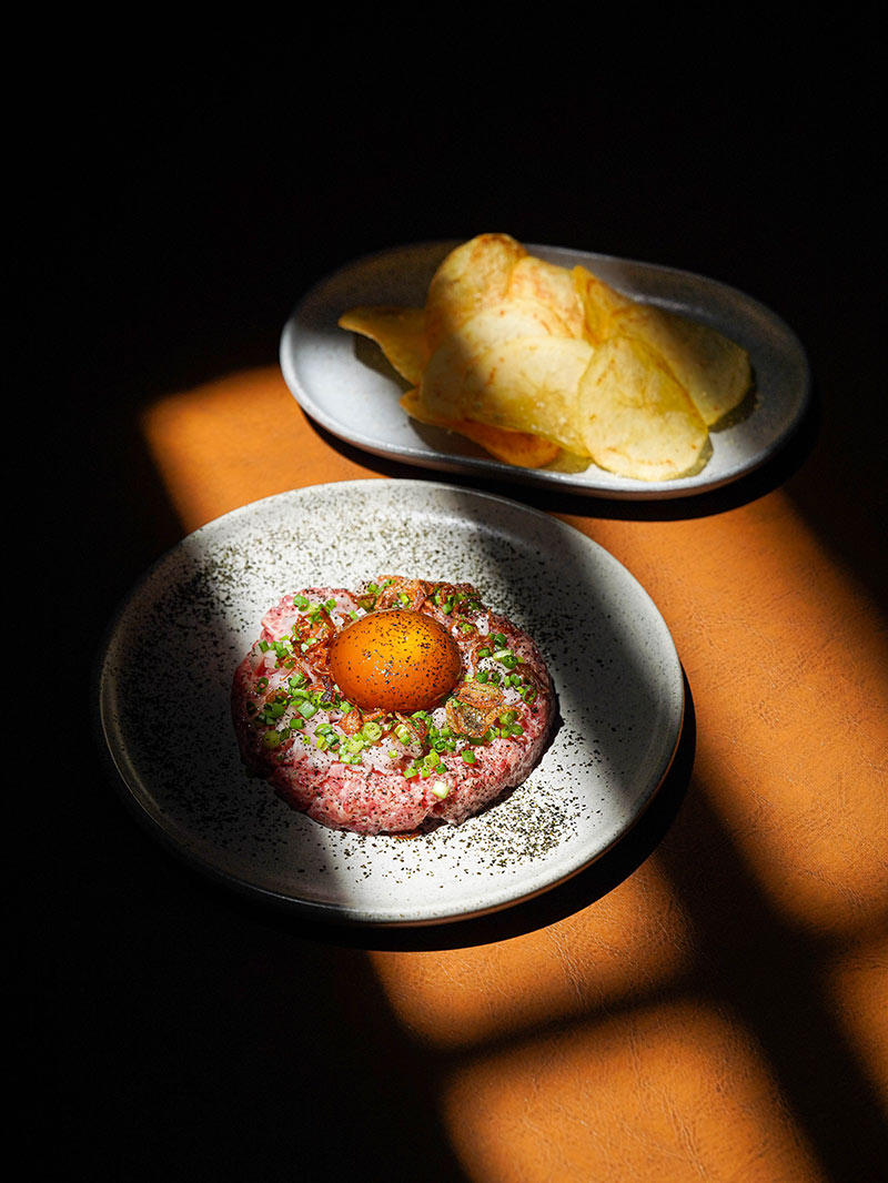 Tartar with the snacks from Longtime restaurant