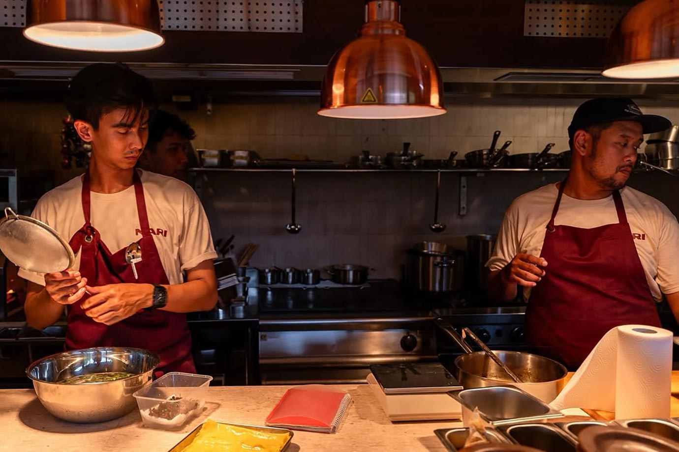 Nari Ubud - atmosphere in the kitchen