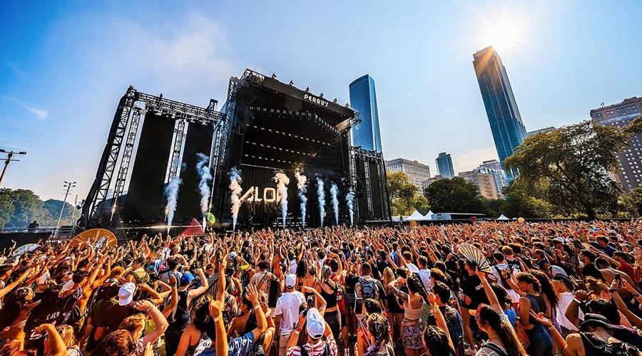 Big crowd of audience on ALOK concert
