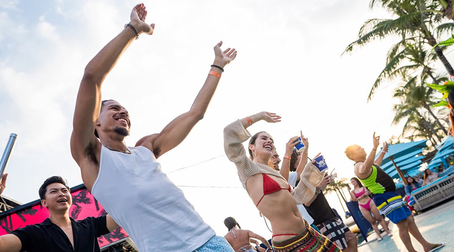 Dancing in Atlas Beach Club