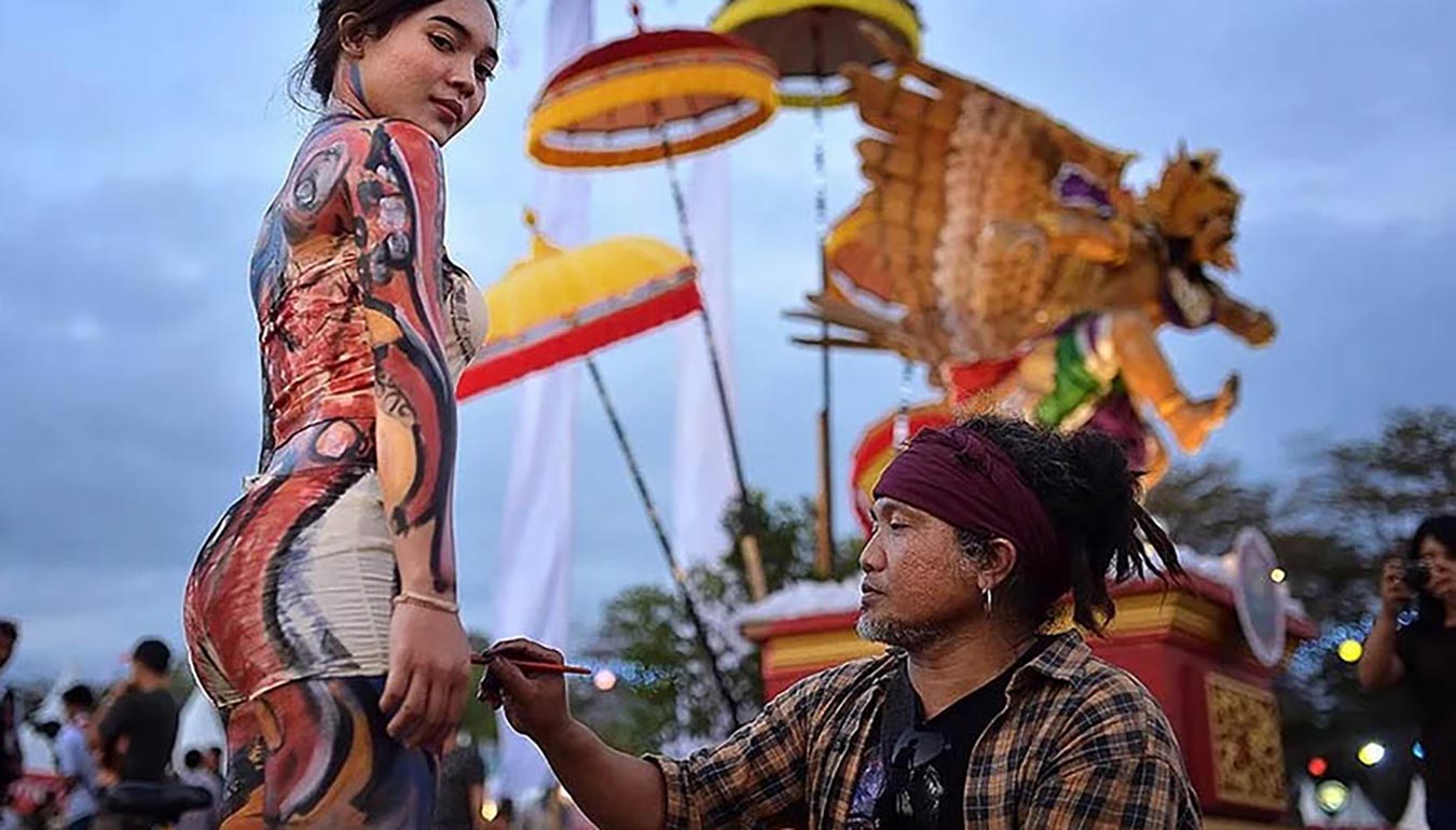 Body painting at Believe in Destiny Festival