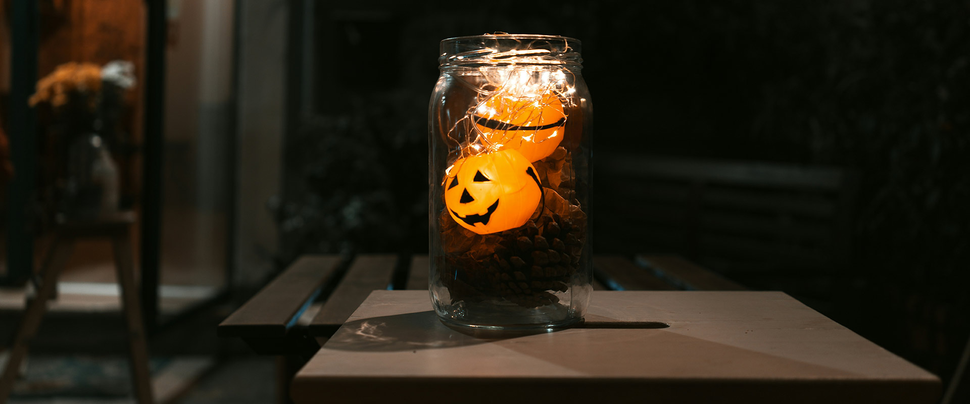 Background of No Mas Halloween Party
