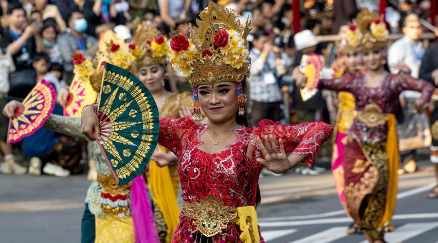 Girl dances at Denpasar Festival
