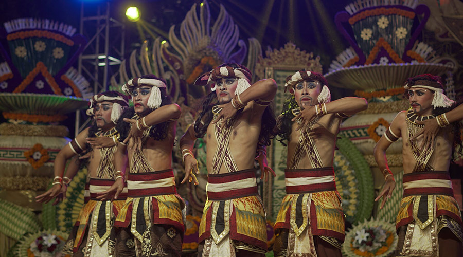 Men dance at Denpasar Festival
