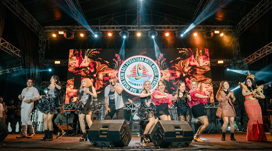 Musicians on the stage of Denpasar Festival