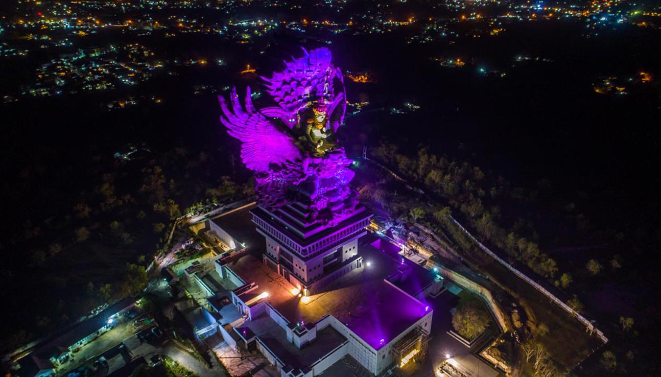 Garuda Wisnu Kencana at night