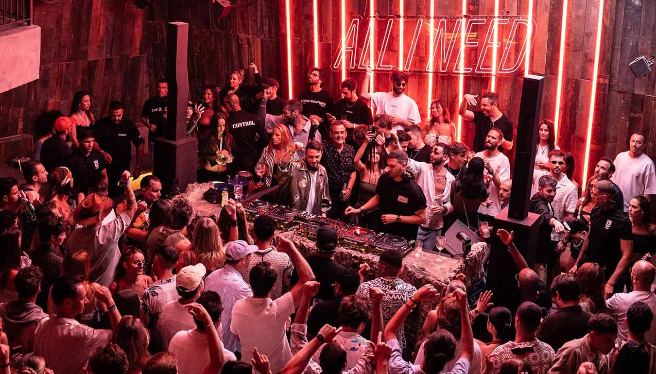 Party with Fedele in the club