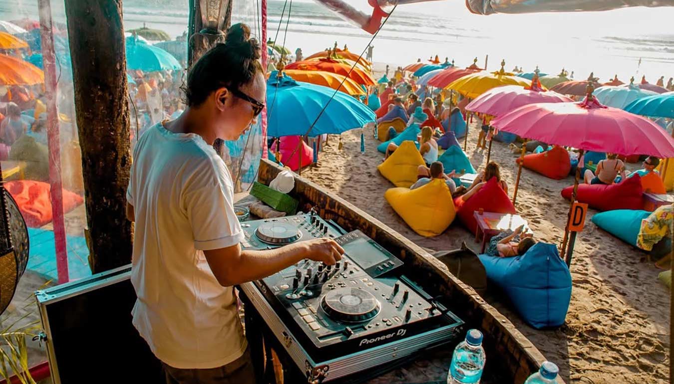 DJ music at La Plancha 15 Years Anniversary