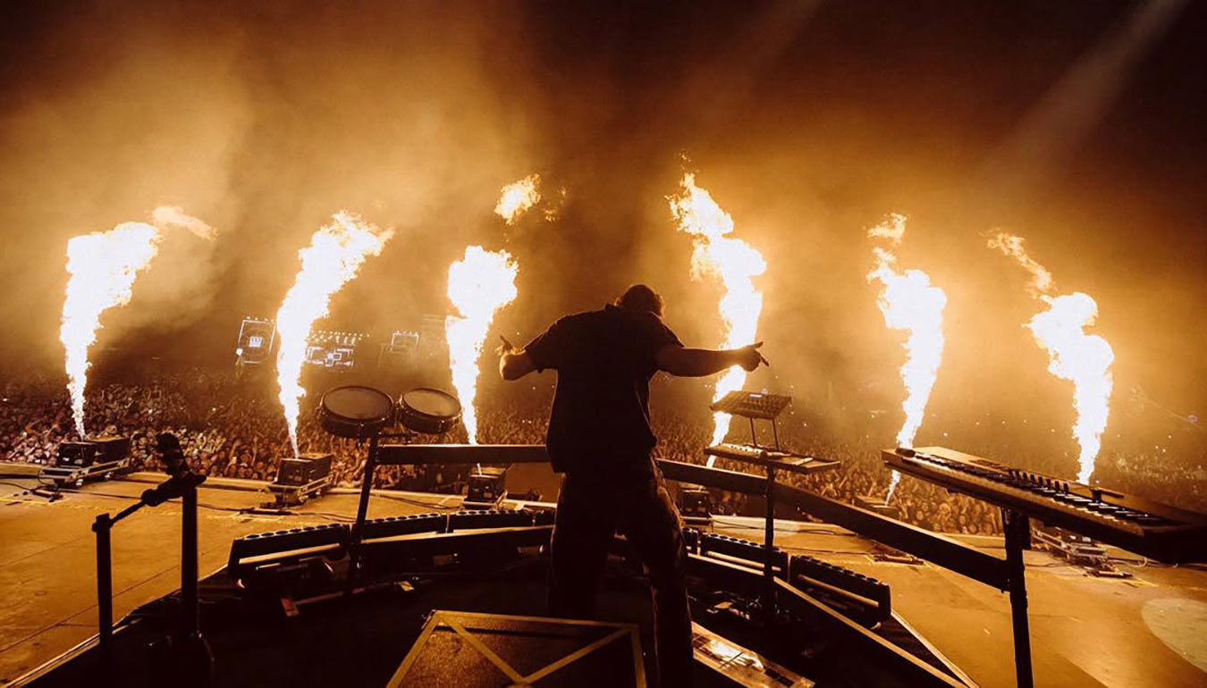 Fireshow during Petit Biscuit concert