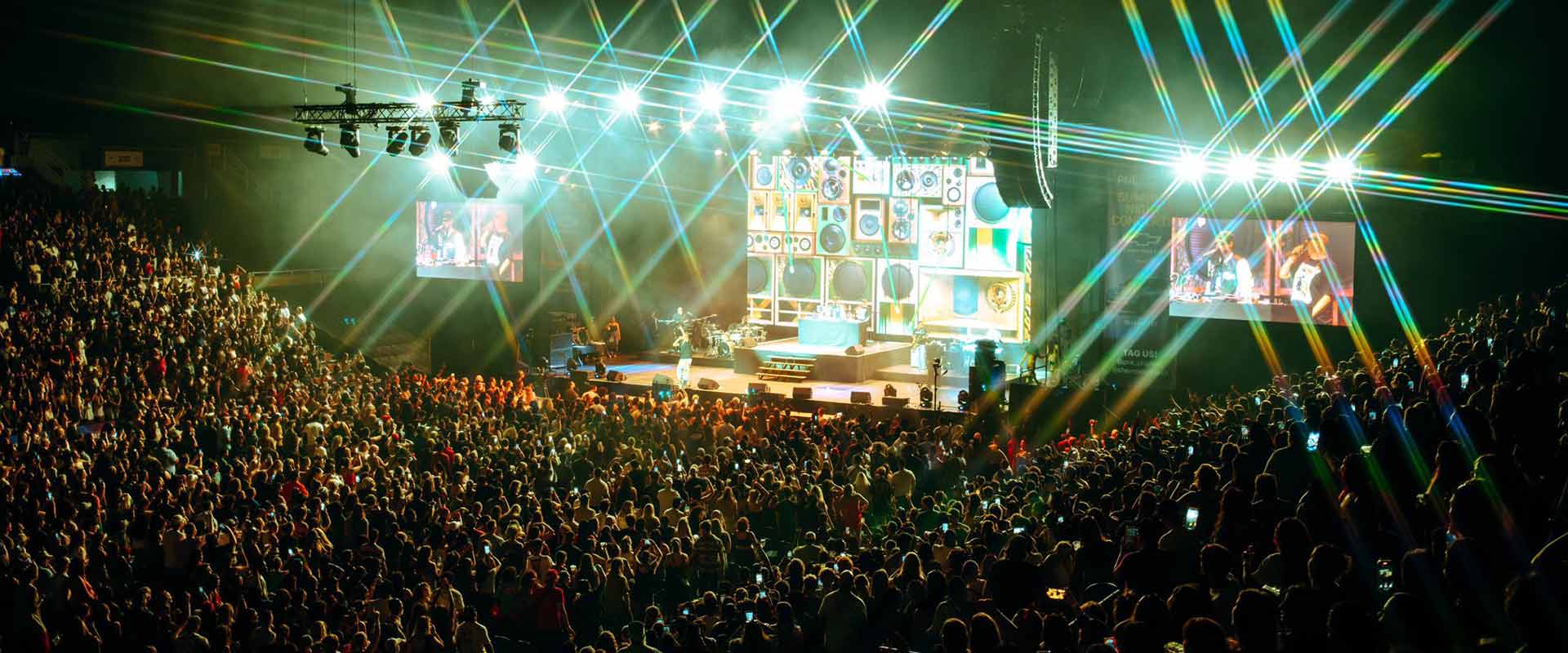 Background of Sean Paul at Cafe Del Mar