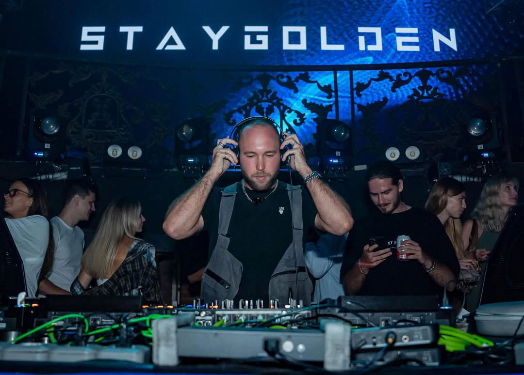Stay Golden performing in the club
