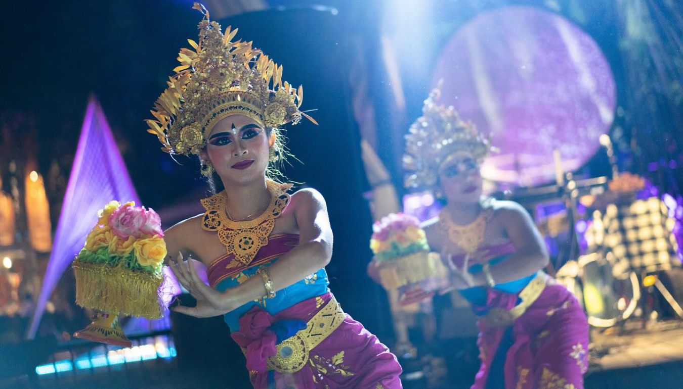 Traditional dance show at Ubud Folk Festival