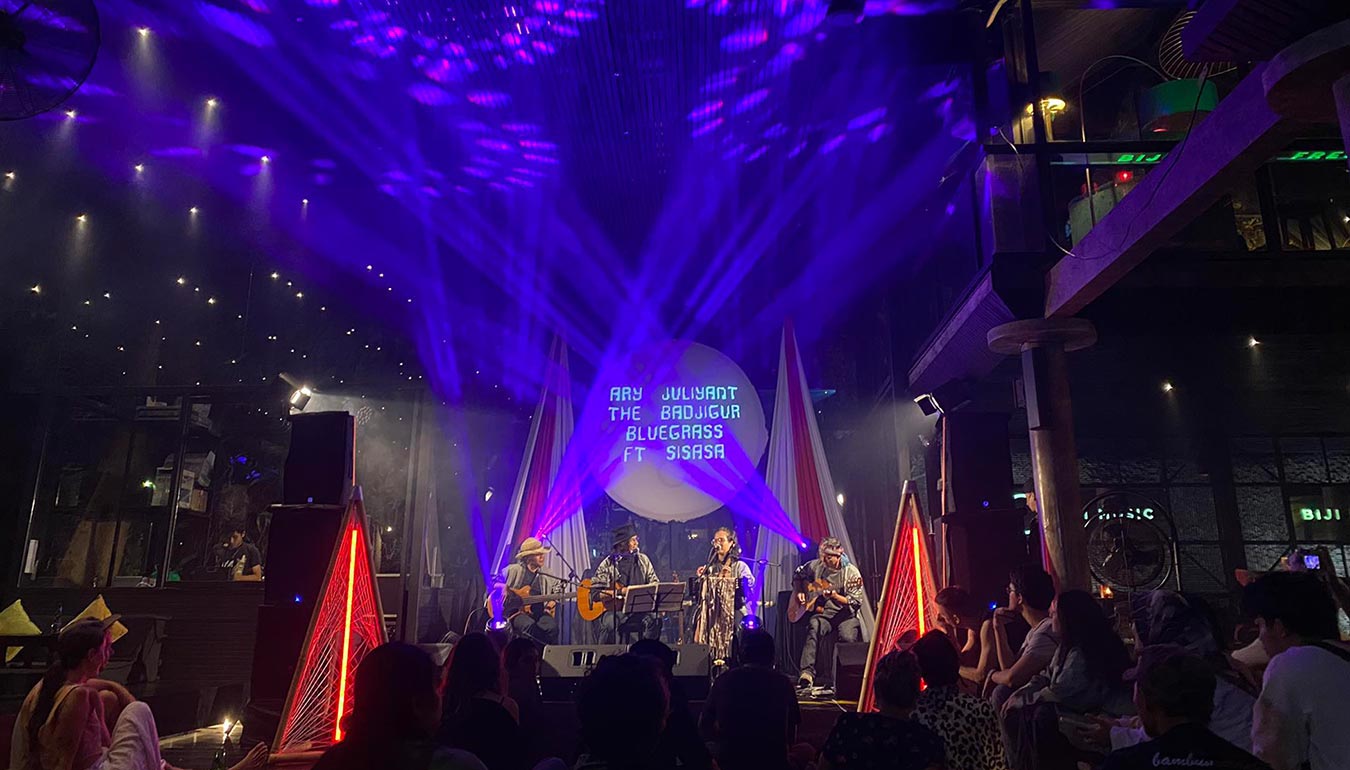 Live stage performance during Ubud Folk Festival