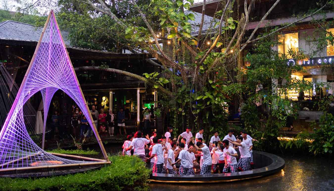 Group dance at Ubud Folk Festival