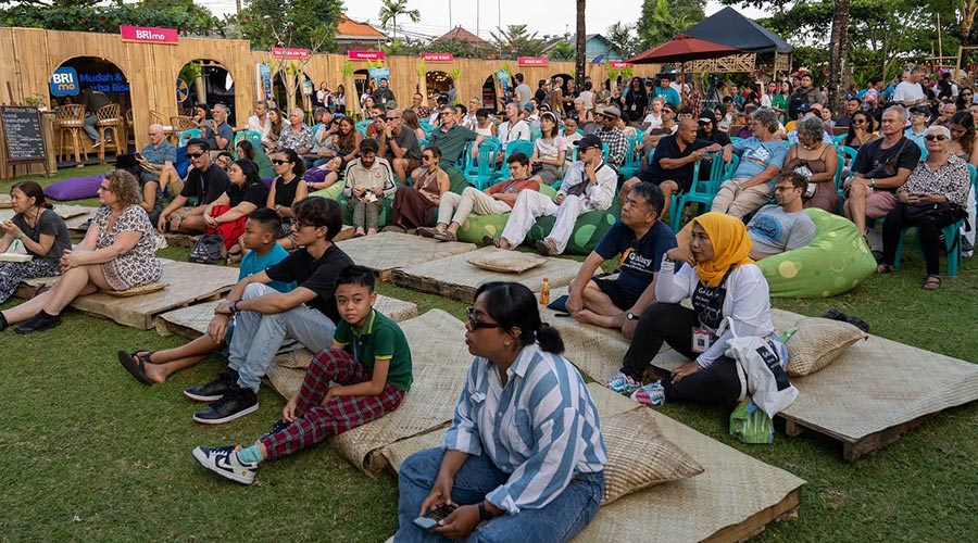Audience from Ubud Village Jazz Festival