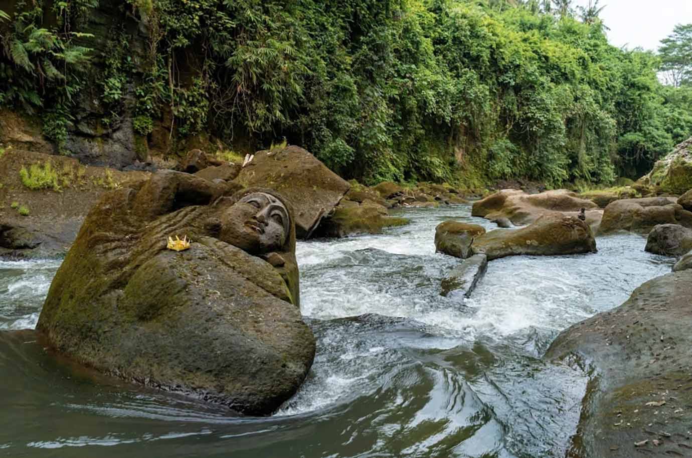 Sumampan Waterfall stream