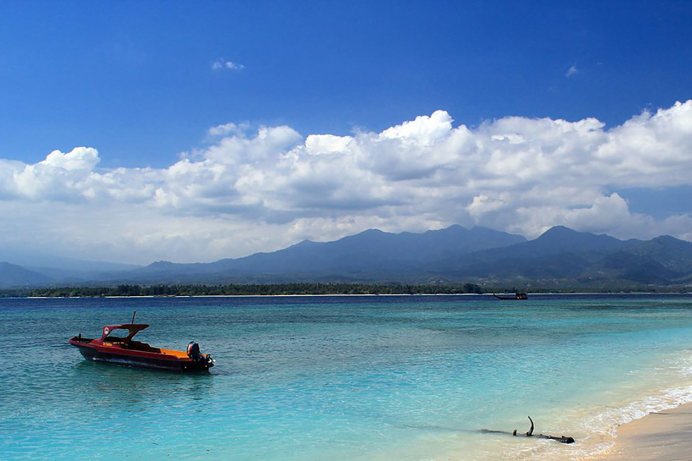 Boat near Gili Air beach