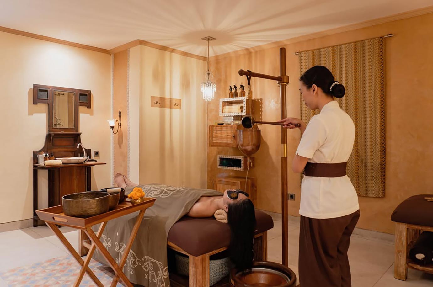 Massage therapy at spa salon in Kuta