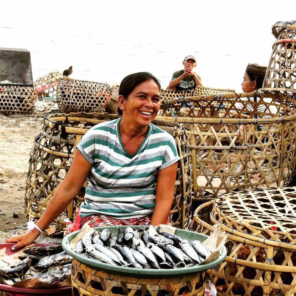 Fish market in Sampalan Village