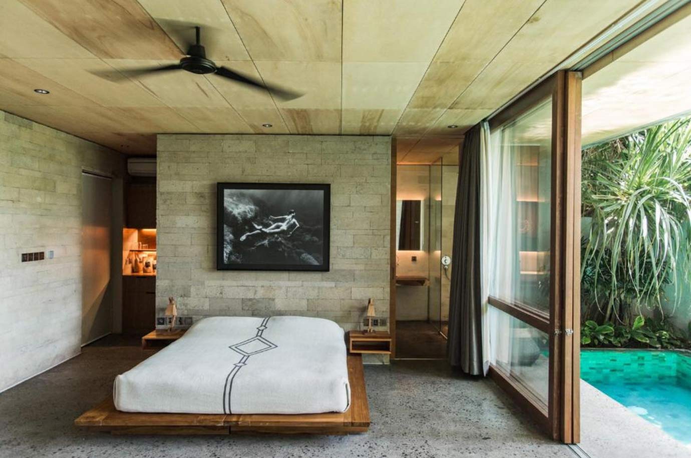 The Slow Hotel room