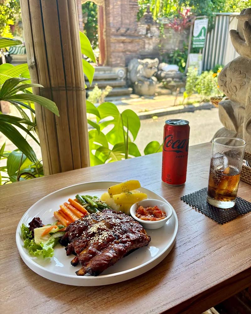 Food from Sugriwa’s Warung restaurant in Ubud