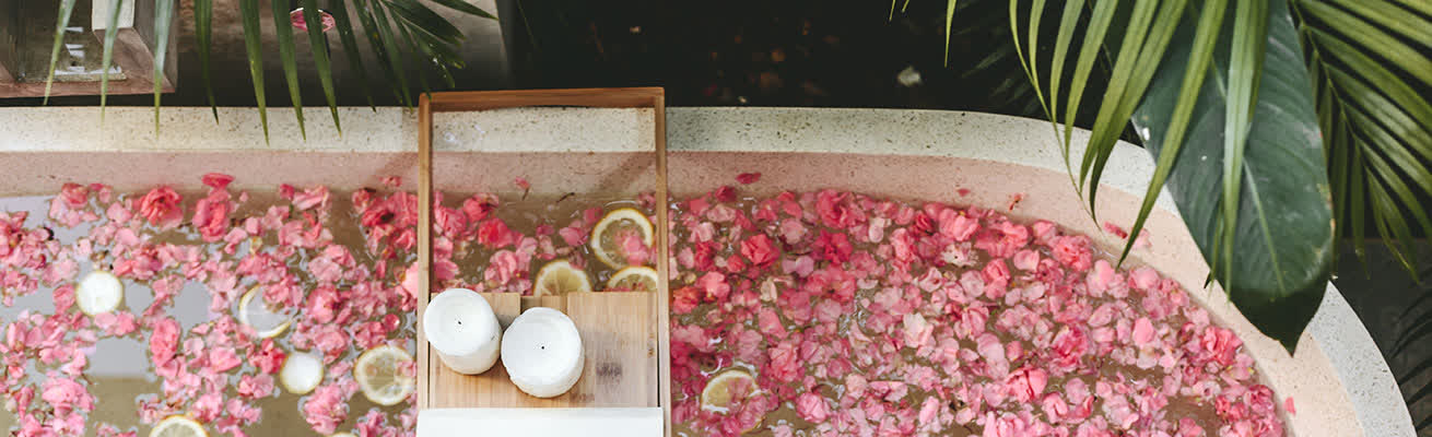 Bath with the flowers in one of the Best Spas in Uluwatu