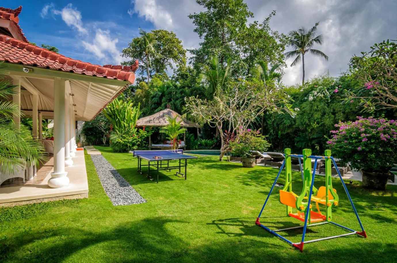 Courtyard for kids in Villa Sipo