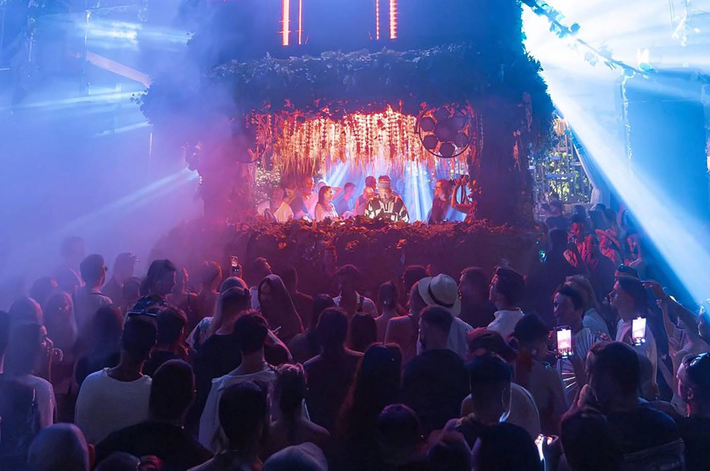 The full hall of Savaya Bali beach club at the night