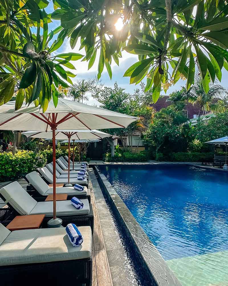 Swimming pool and sunloungers in SAGARA Villas and Suites