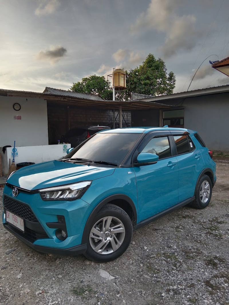 Blue Toyota from Easy Rent Bali