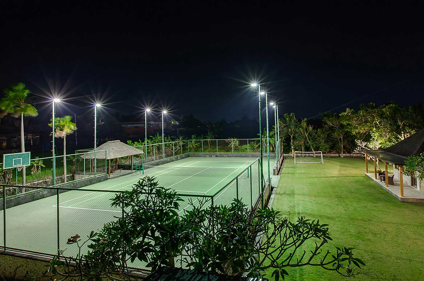 Tennis court at the Villa The Beji