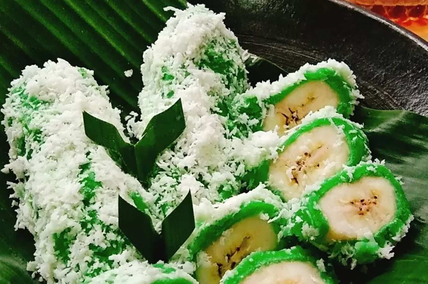Pisang Rai - bananas wrapped in rice flou
