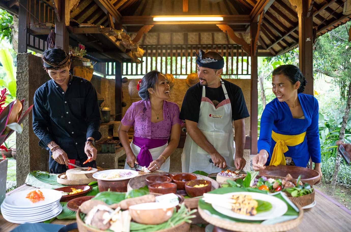 Funny cooking classes in Bali