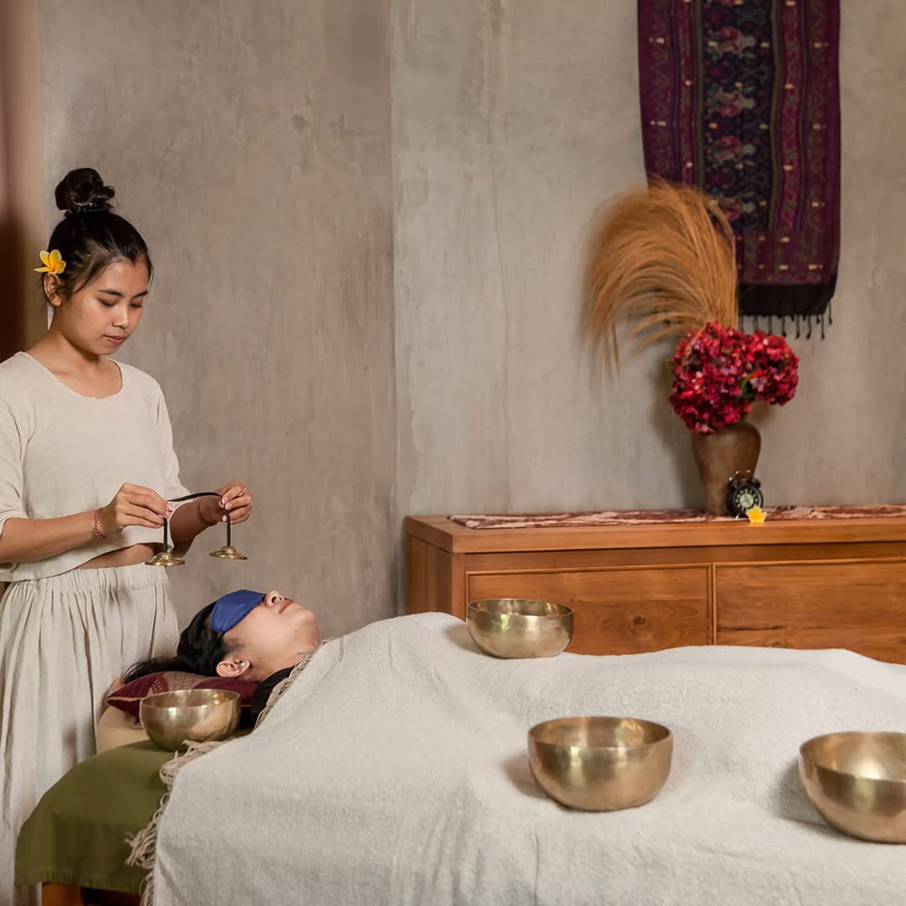 Session of Sound healing in Bali