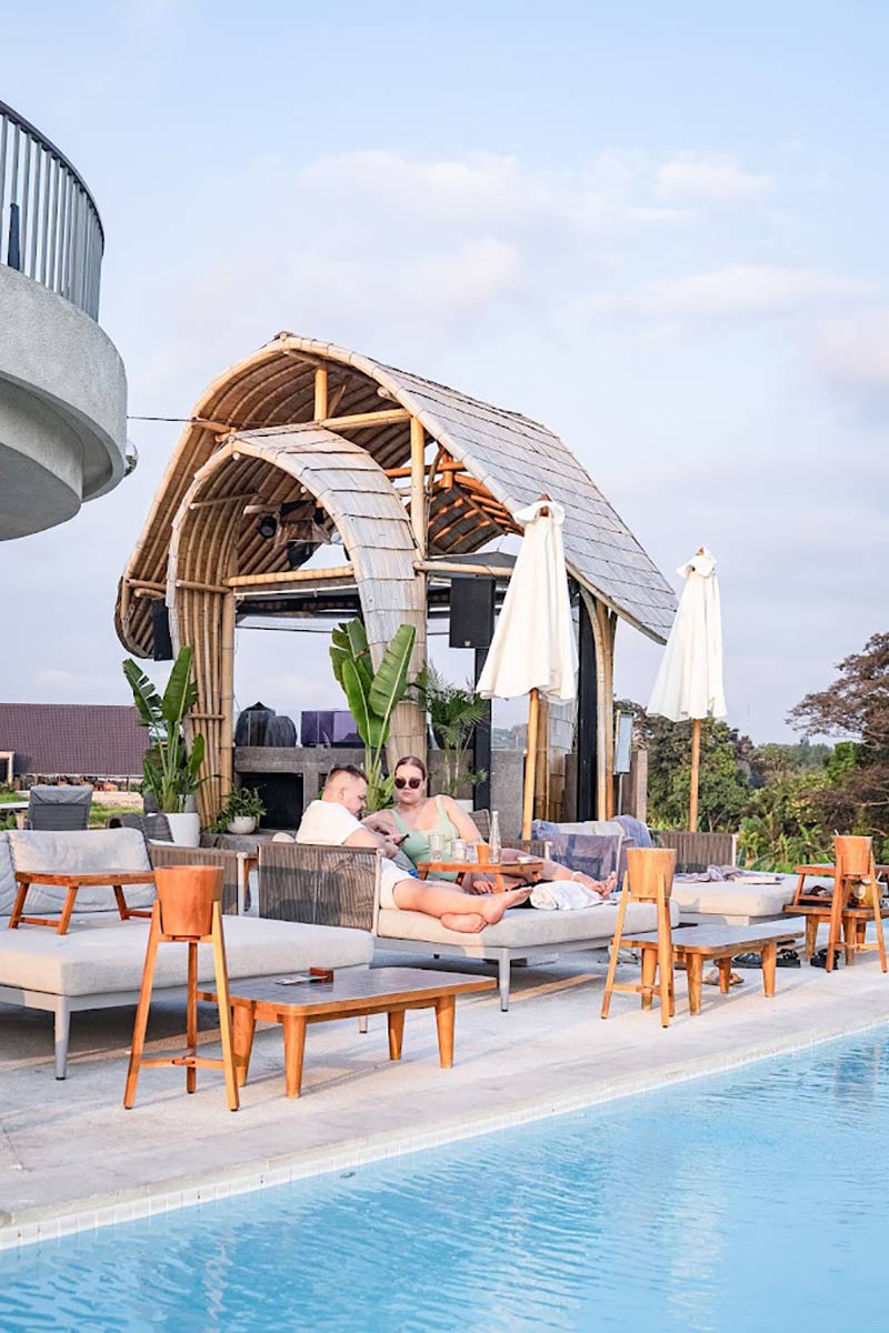 Relaxing by the pool in Valle Beach Club