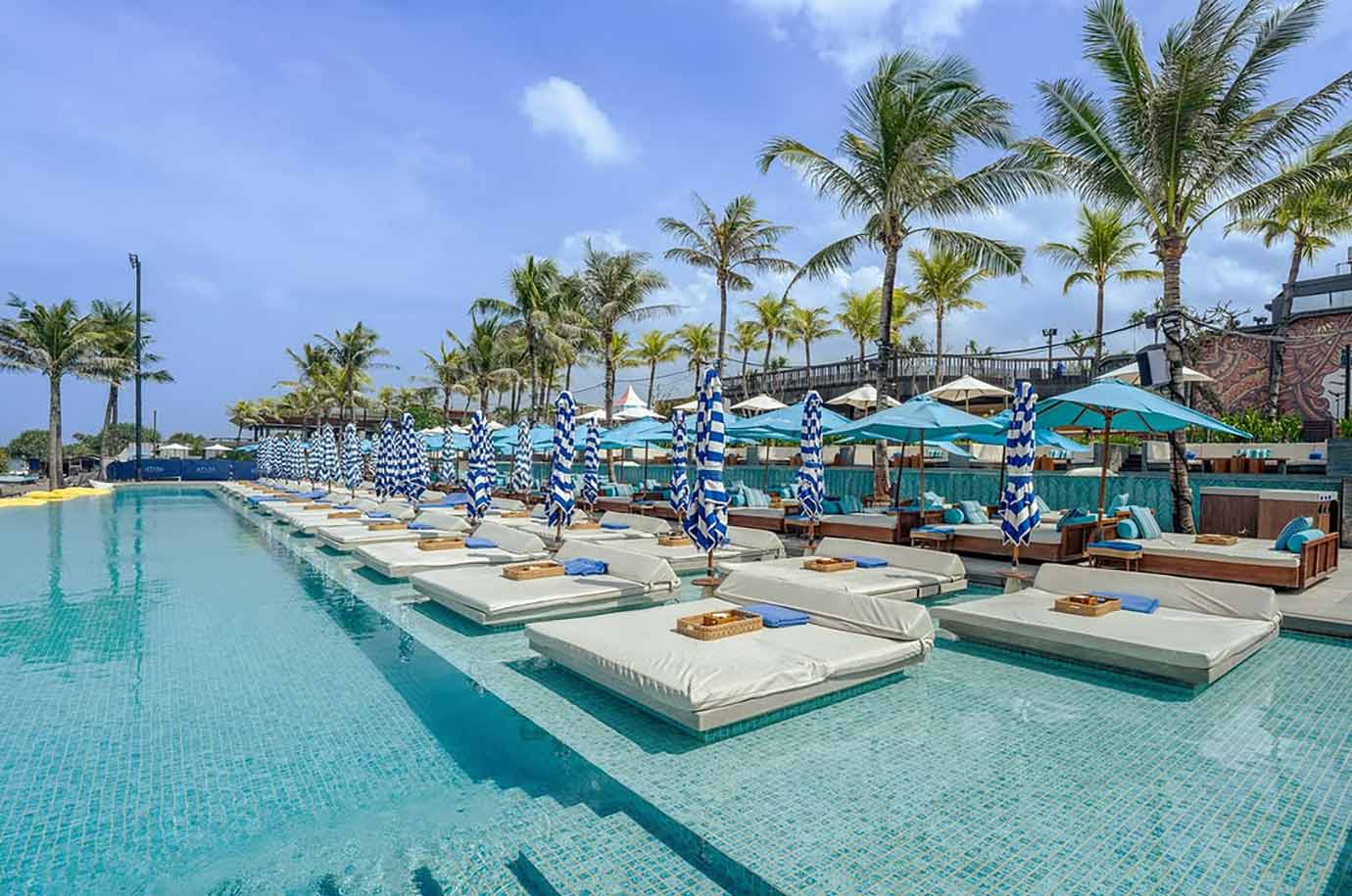 Swimming pool and sunbeds from W Atlas Super Club