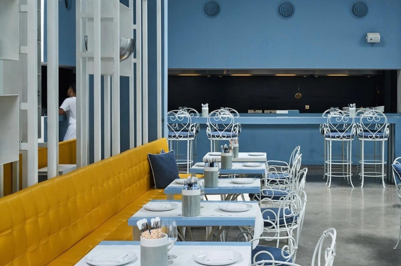 Blue and white interior in the Da Maria restaurant