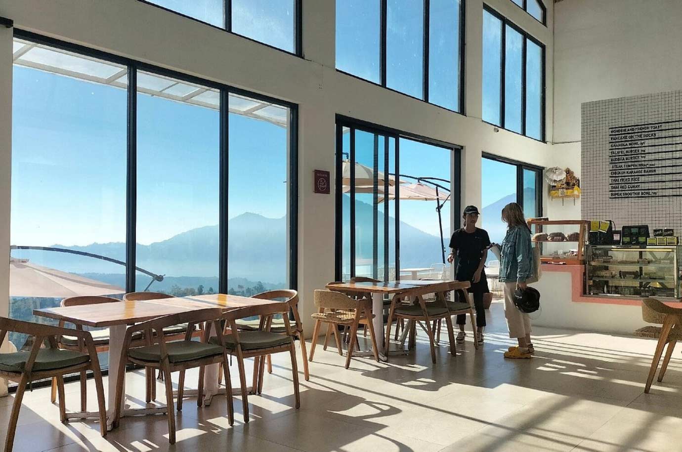 Paperhills Cafe - the minimalist design and the view on Mount Batur