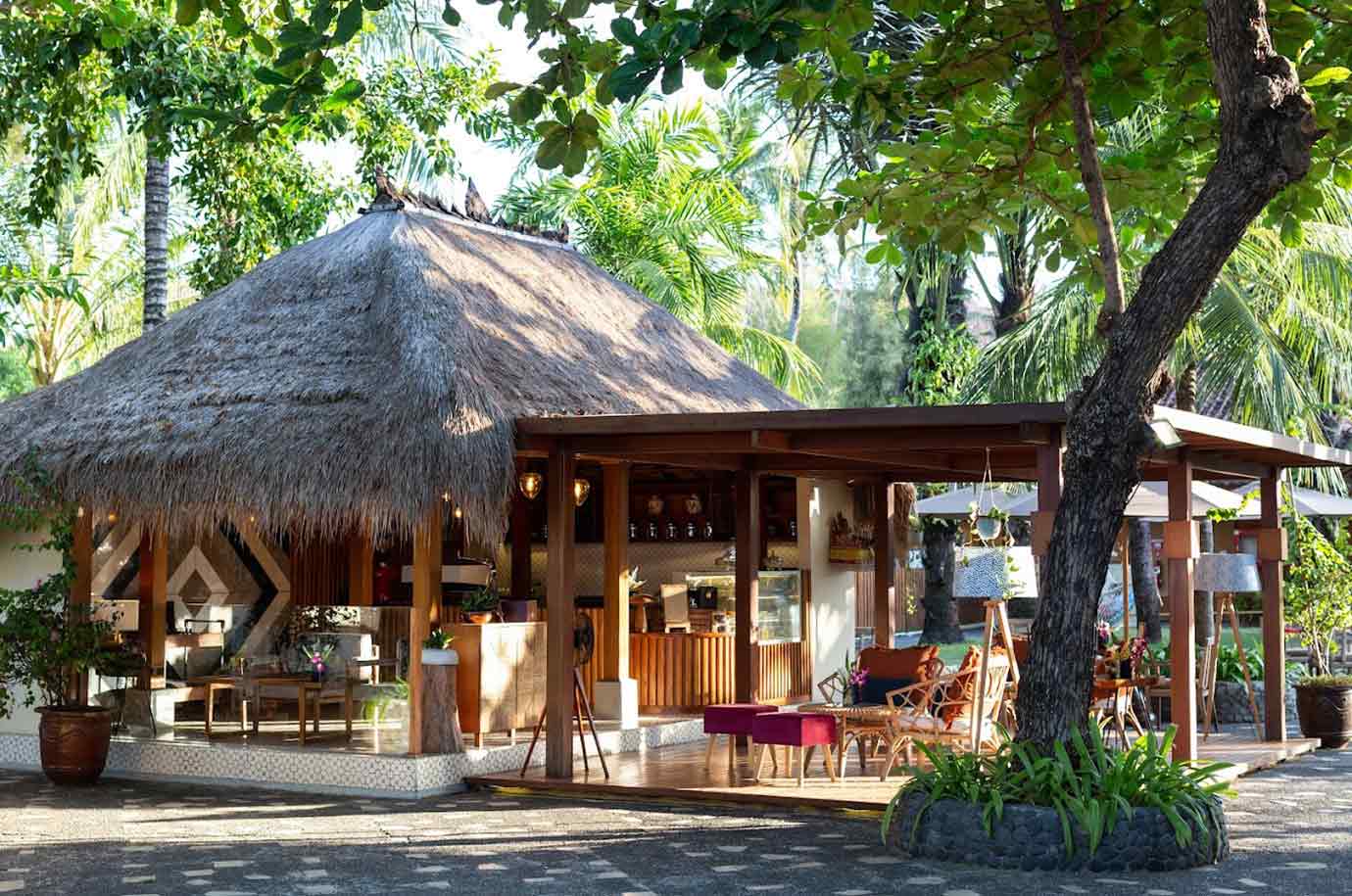 Interior and exterior of Kopi Petani