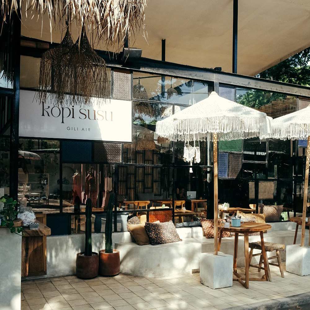 Outdoor seats at Kopi Susu