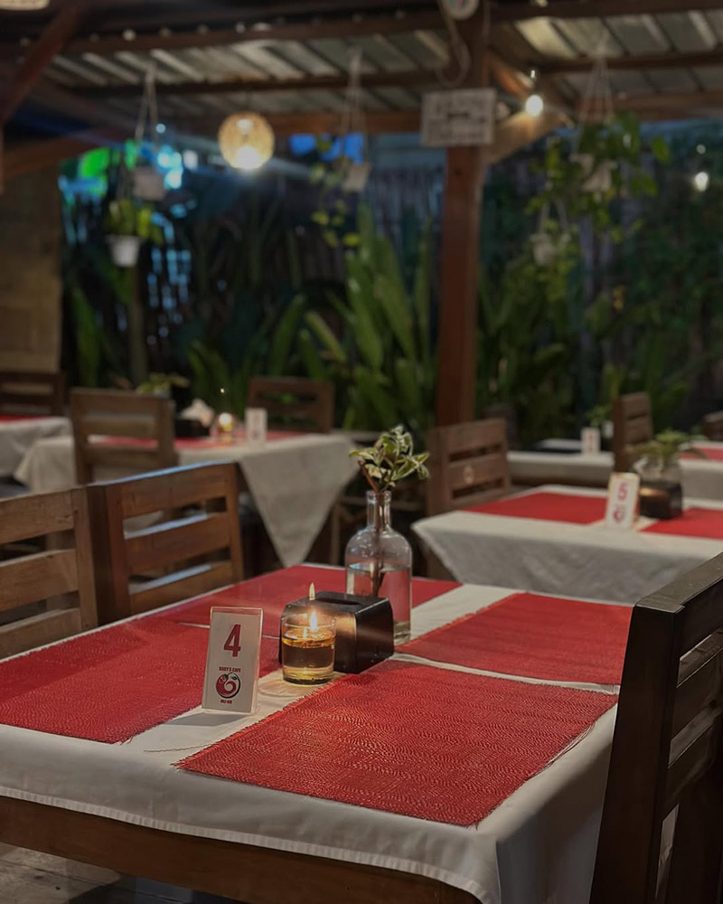 Atmosphere in Ruby's Cafe, Gili Air