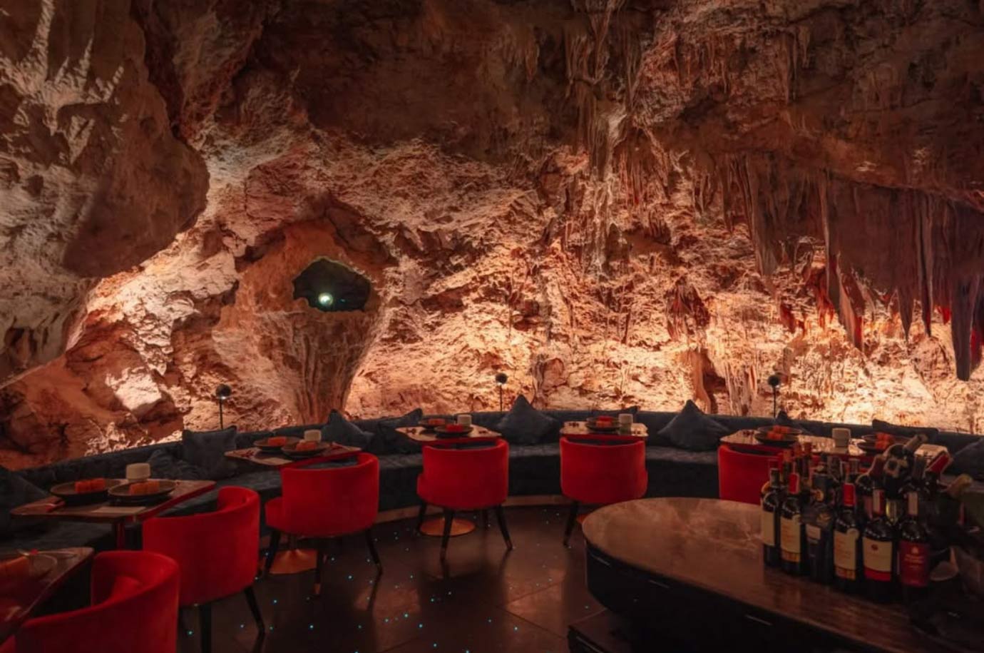 The Cave restaurant in Uluwatu - view inside