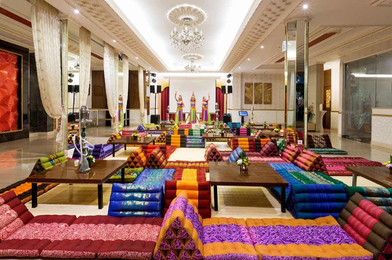 Interior in the Queens of India, Kuta
