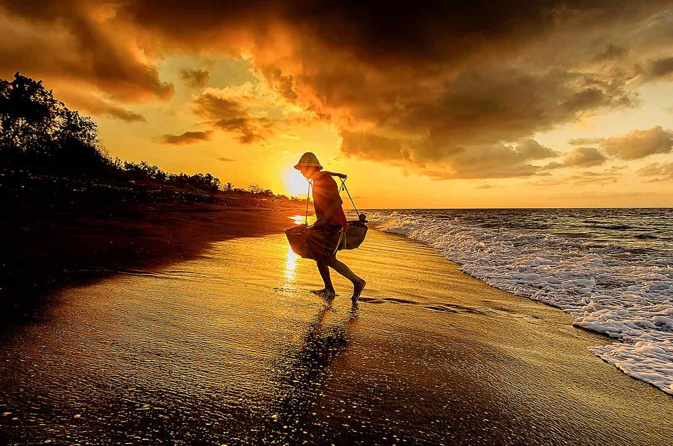 Kusamba Beach sunrise experience