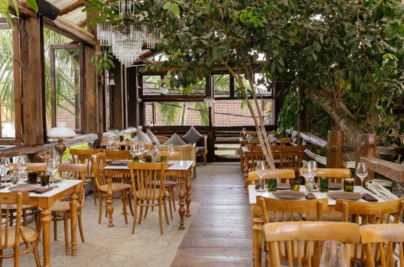 Interior in the Woods Perenenan restaurant