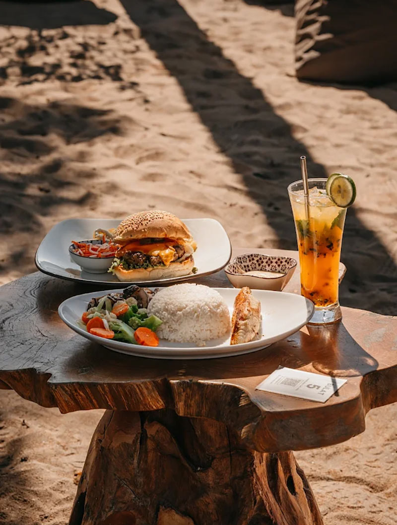 Food and drinks from Mambo Beach Restaurant