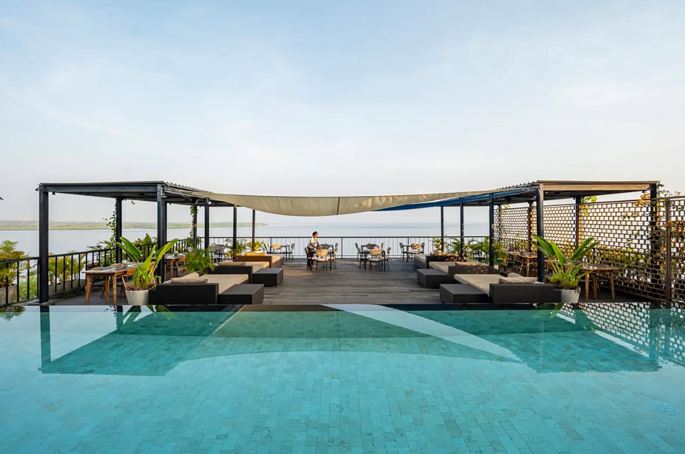Warnakali Restaurant with the pool and view