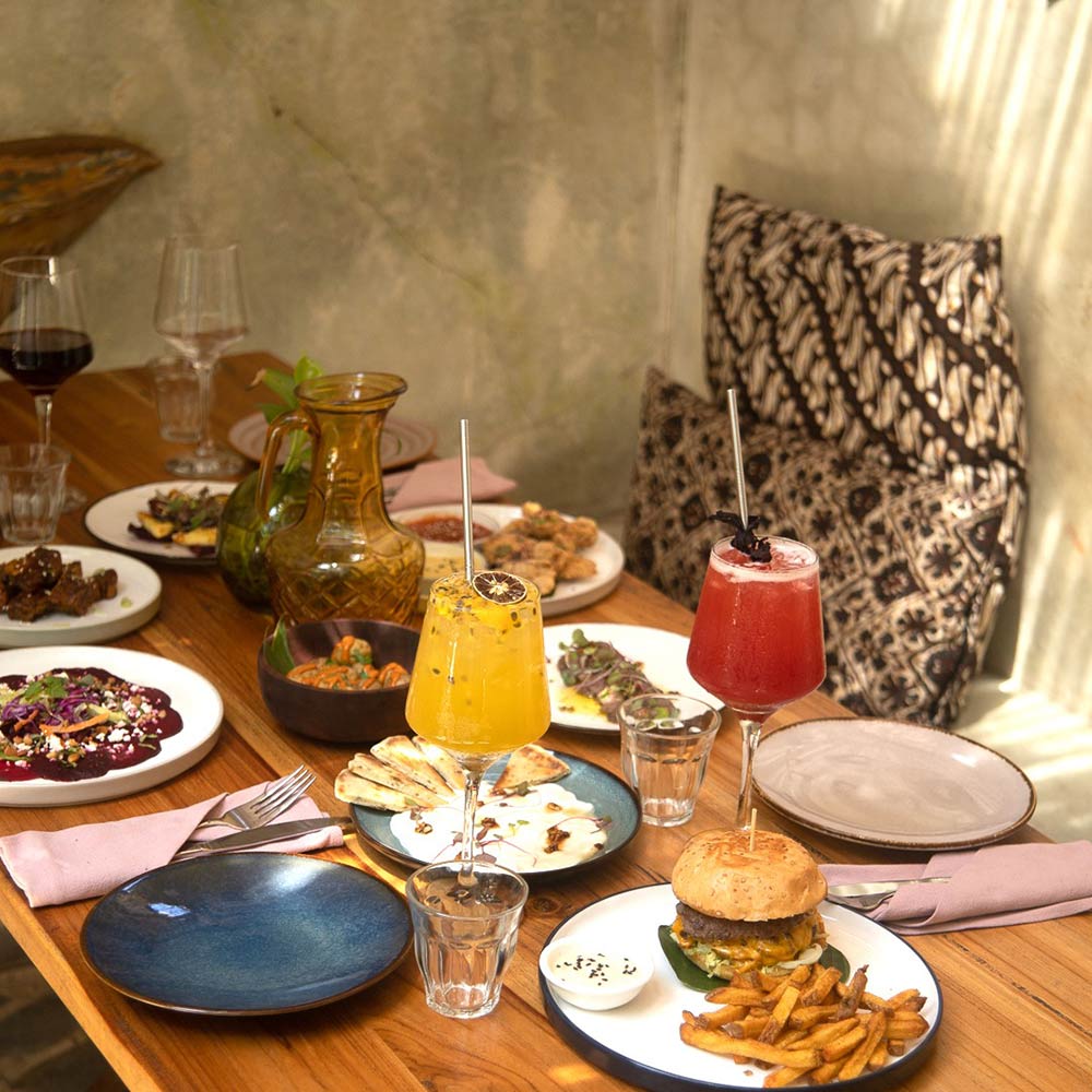 Pachamama - food and drinks on the table